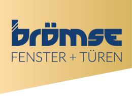 Logo der Firma Brömse in dunkelblauer Schrift auf goldenem Hintergrund