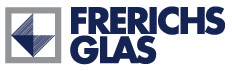 Logo der Firma Frerichs Glas in dunkelblauer Schrift, links ein grau umrandetes Quadrat gefüllt mit blauer Raute